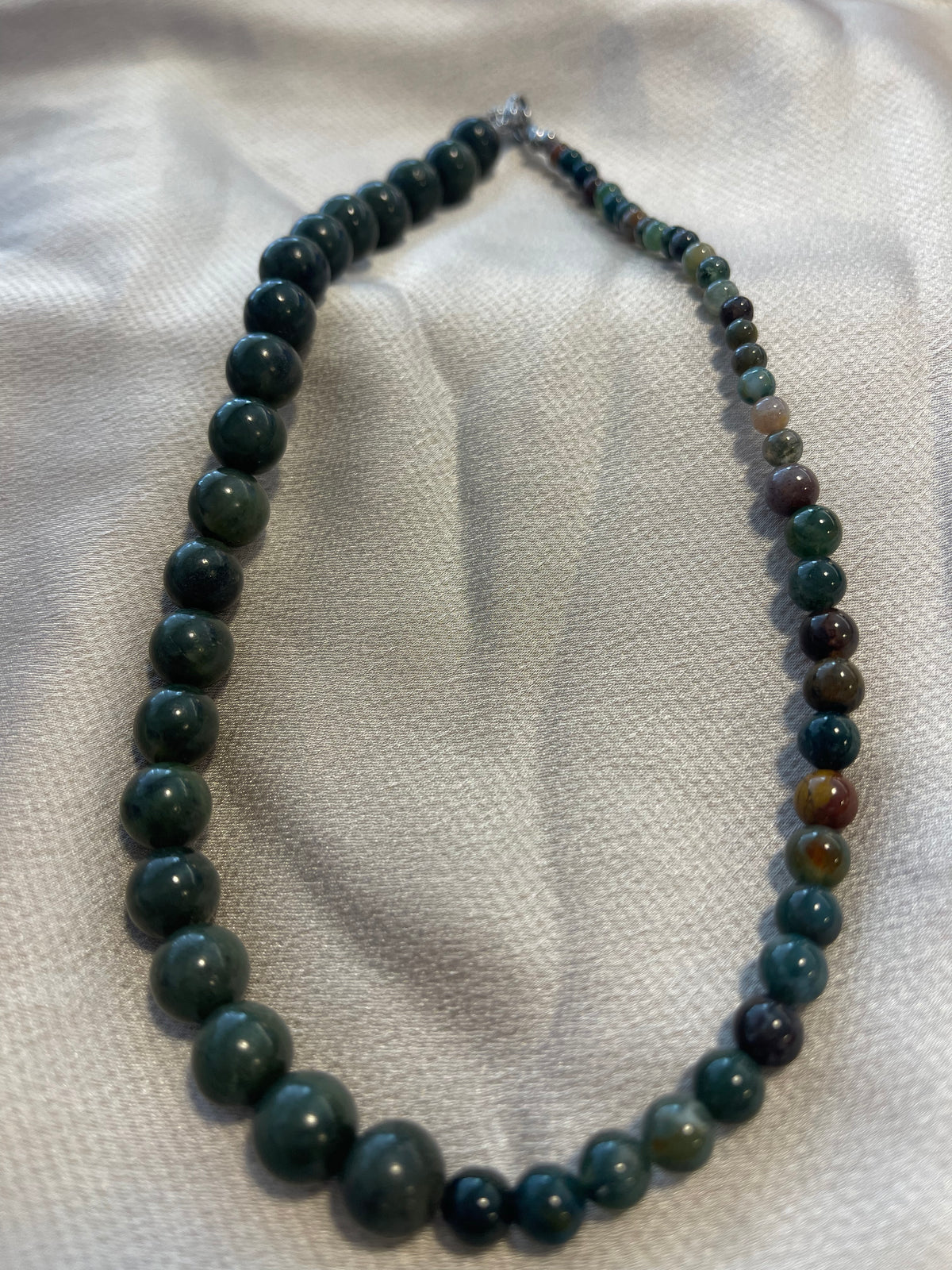 Serpentine & Indian Agate Graduated Necklace